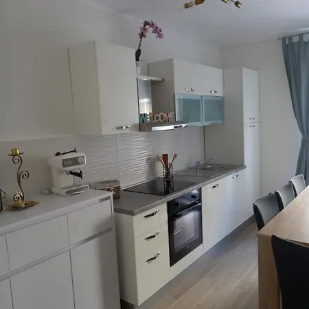 Marisol Apartment *
